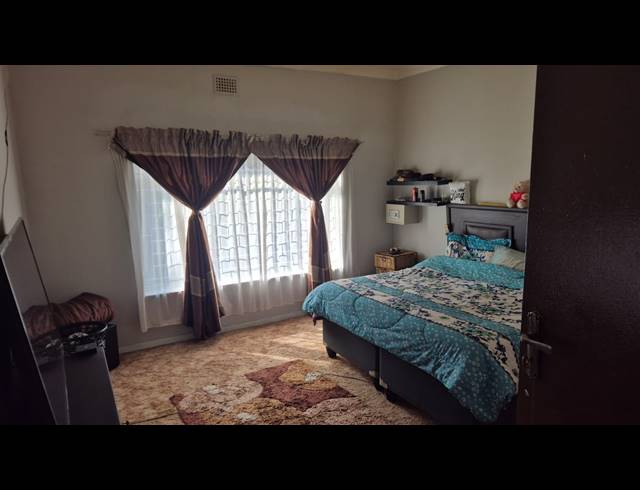 3 BEDROOM HOUSE FOR SALE IN BRENTHURST